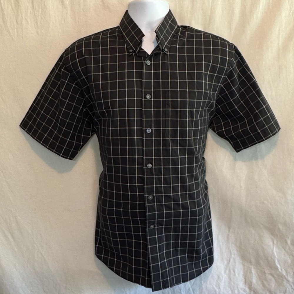 E-178 Men’s Van Heusen Black & White Plaid Short Sleeve Button Down Shirt